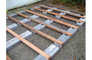 Befestigungssystem für Holz-/Hartholz-Terrassen